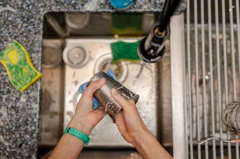 6 Easy Cleaning Tasks You Should Do Every Night, According to Pro Cleaners